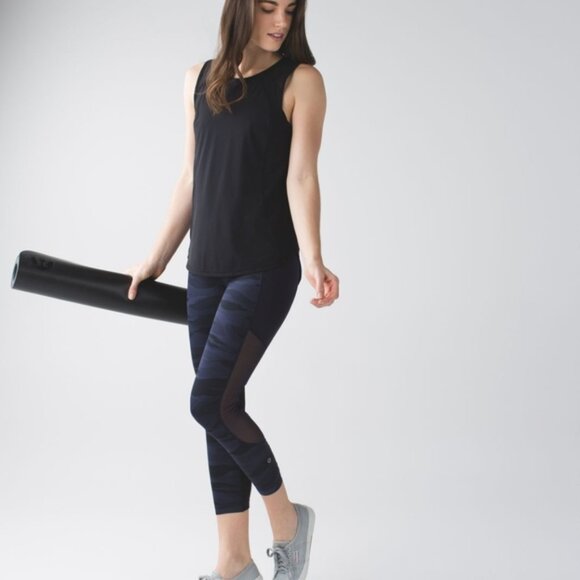 Lululemon Seek The Heat Crop Mini Coast Camo Deep Navy Black / Naval Blue - Picture 5 of 11